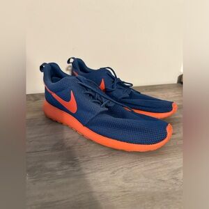 NY KNICKS INSPIRED ROSHE RUN SZ 10